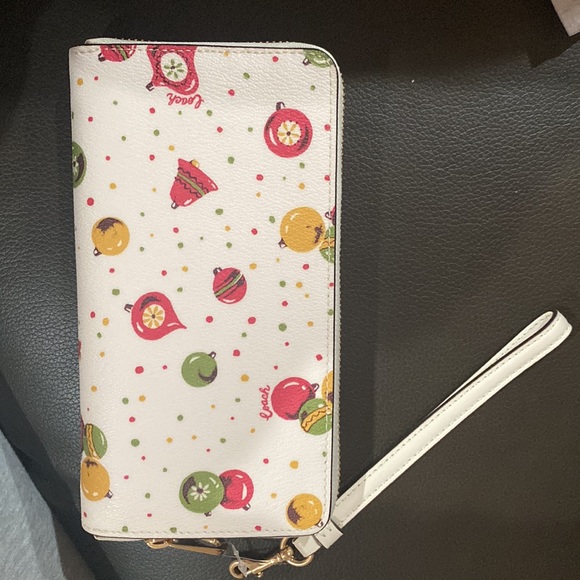 Coach wallet. Ornaments - Picture 2 of 6